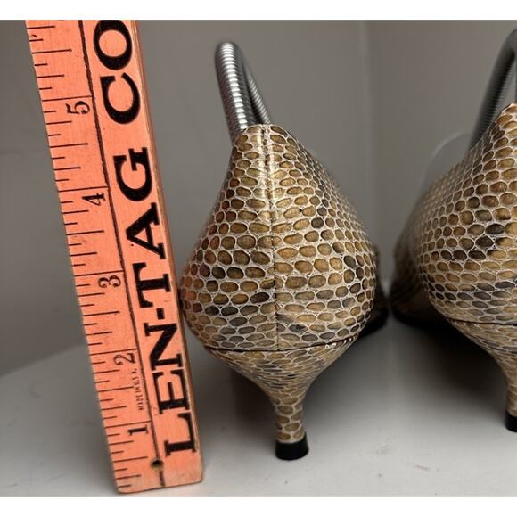 Stuart Weitzman Snakeskin Kitten Heel Sz 10 Tan Gray Leather Pointed Toe Luxury - Picture 6 of 13